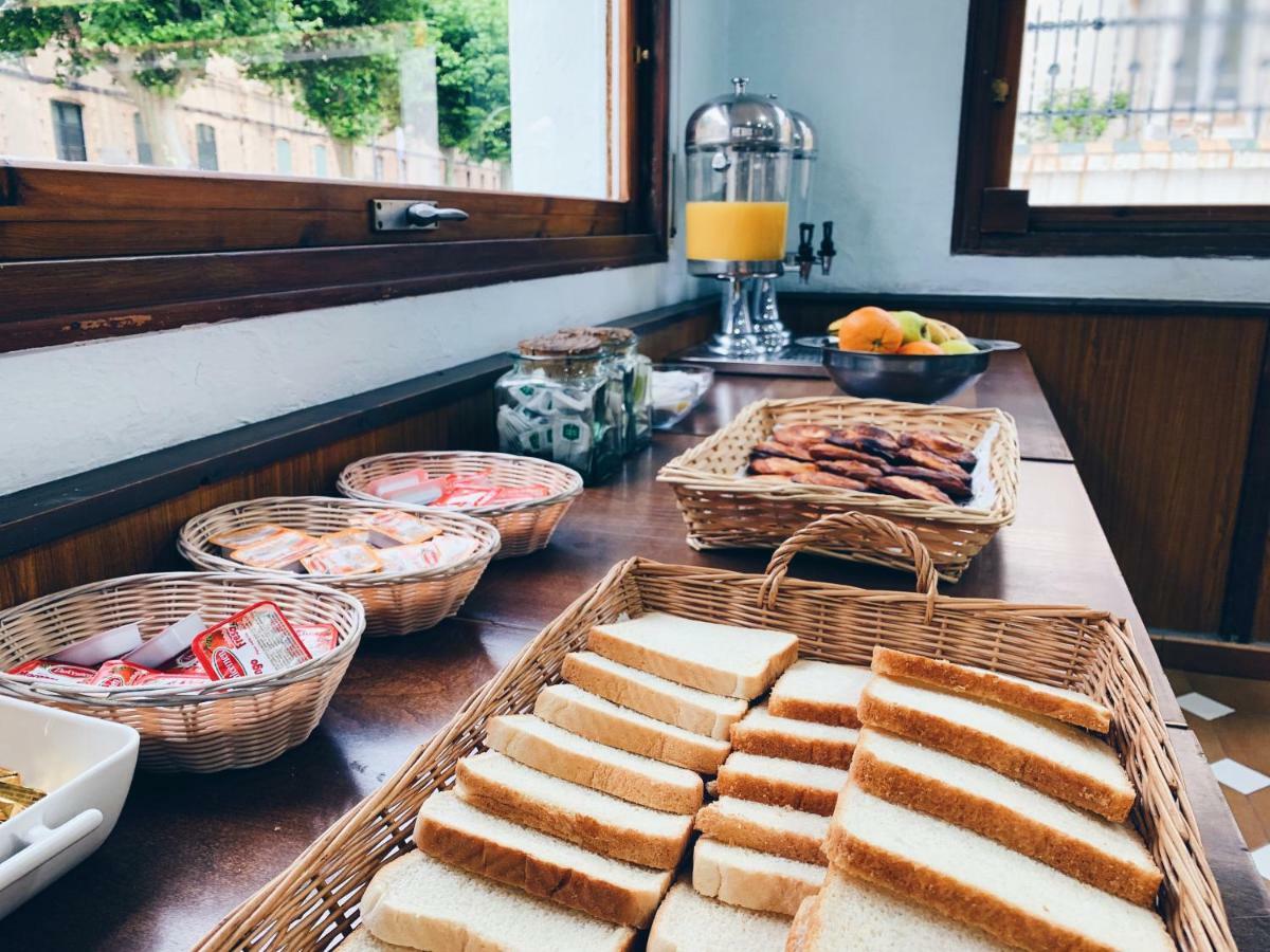 Hostal Portbou Zewnętrze zdjęcie